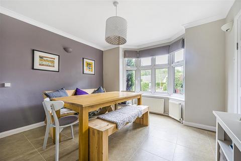 11 School Road, Haslemere, GU27 3RN