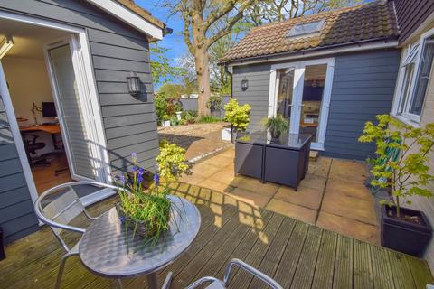 2 bedroom bungalow for sale, Darenth Rise, Chatham, ME5