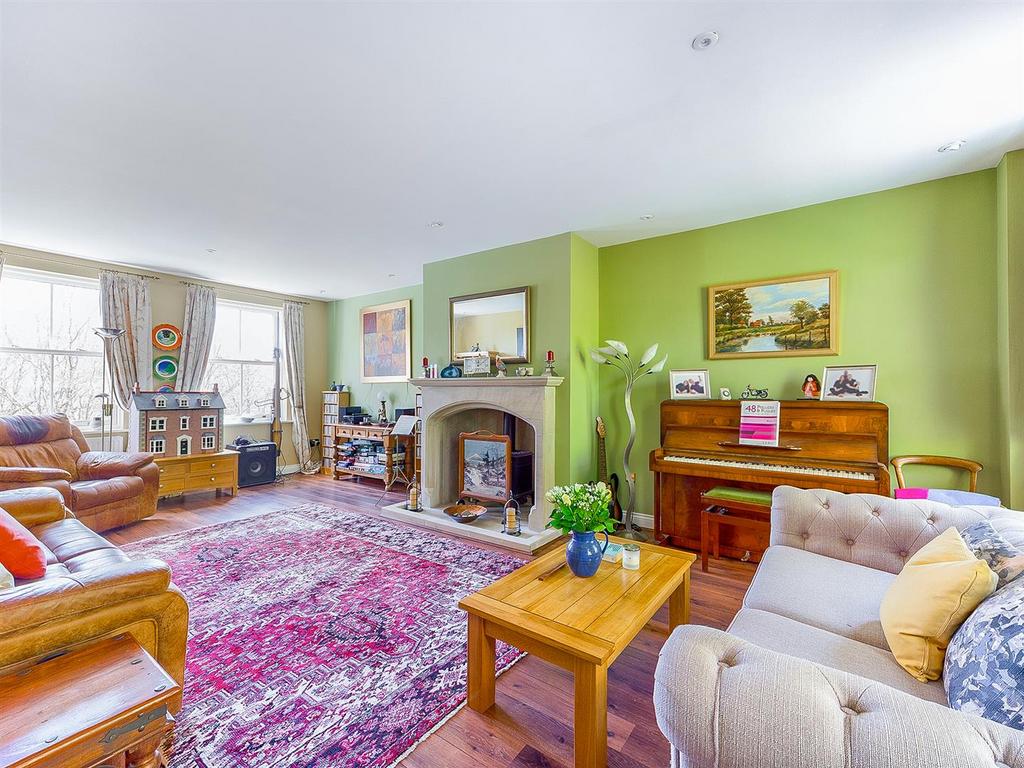 Holywell Road, Malvern 4 bed townhouse for sale £699,950