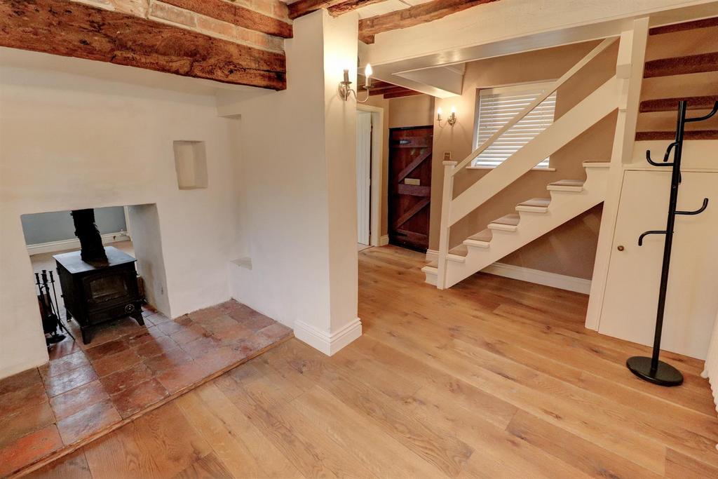 Snug/Dining Area