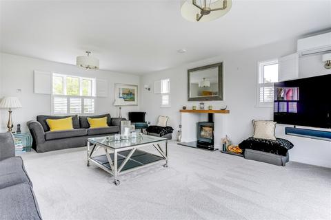 3 Oak Tree Close, Nazeing, Waltham Abbey, EN9 2BP