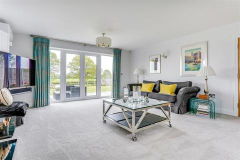 3 Oak Tree Close, Nazeing, Waltham Abbey, EN9 2BP