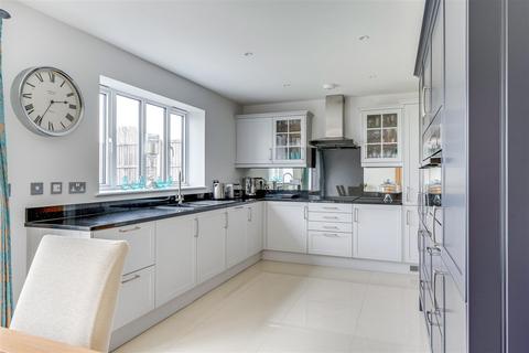 3 Oak Tree Close, Nazeing, Waltham Abbey, EN9 2BP
