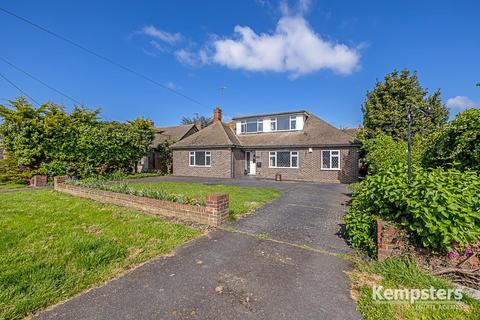 Broad Lodge Southend Road, Stanford-le-hope, SS17 8HW
