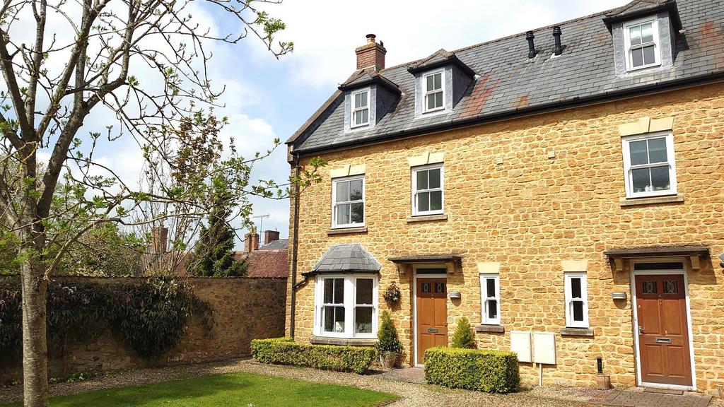 Digby Road, Sherborne 3 bed semidetached house for sale £425,000
