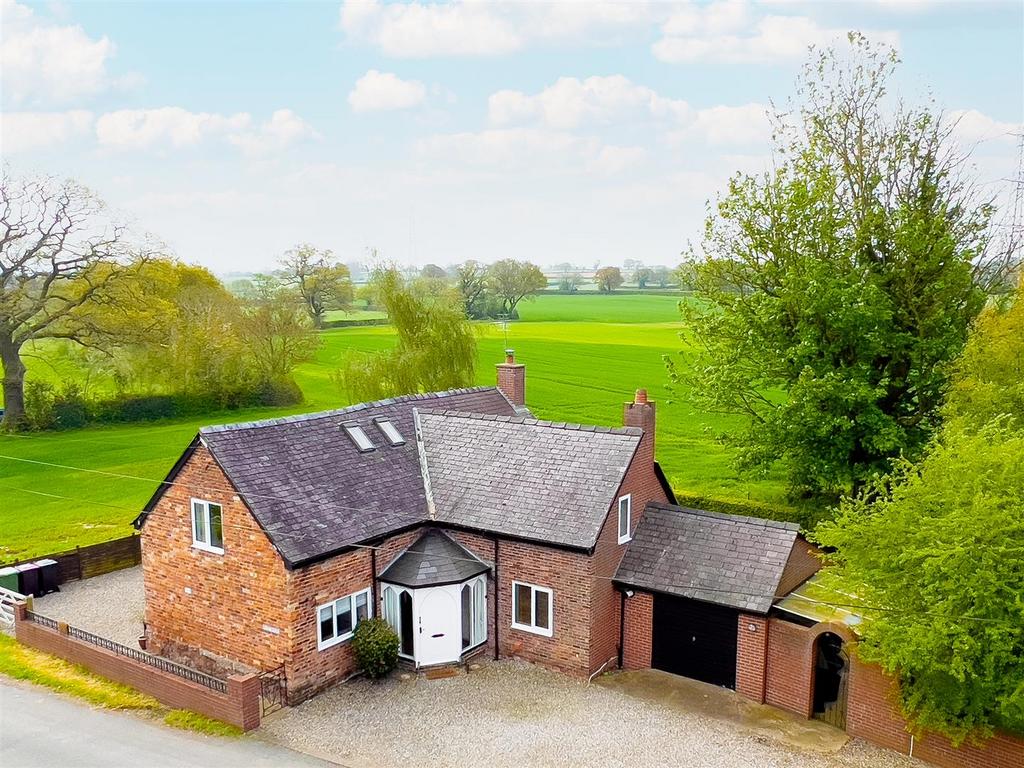Dudleston, Ellesmere. 3 bed house for sale £395,000
