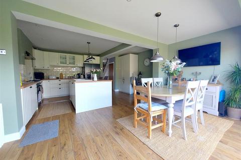 93 Bewdley Road, Stourport-on-severn, DY13 8XX
