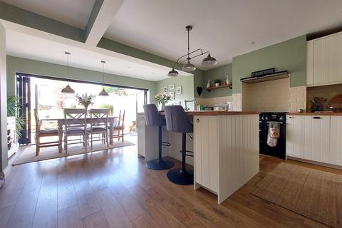 93 Bewdley Road, Stourport-on-severn, DY13 8XX