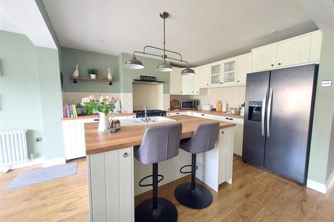 93 Bewdley Road, Stourport-on-severn, DY13 8XX