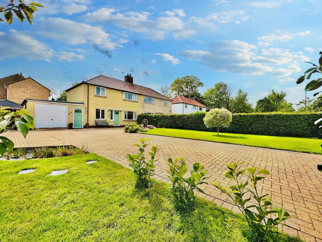 Station Road, Church Fenton, Tadcaster 3 bed semidetached house for