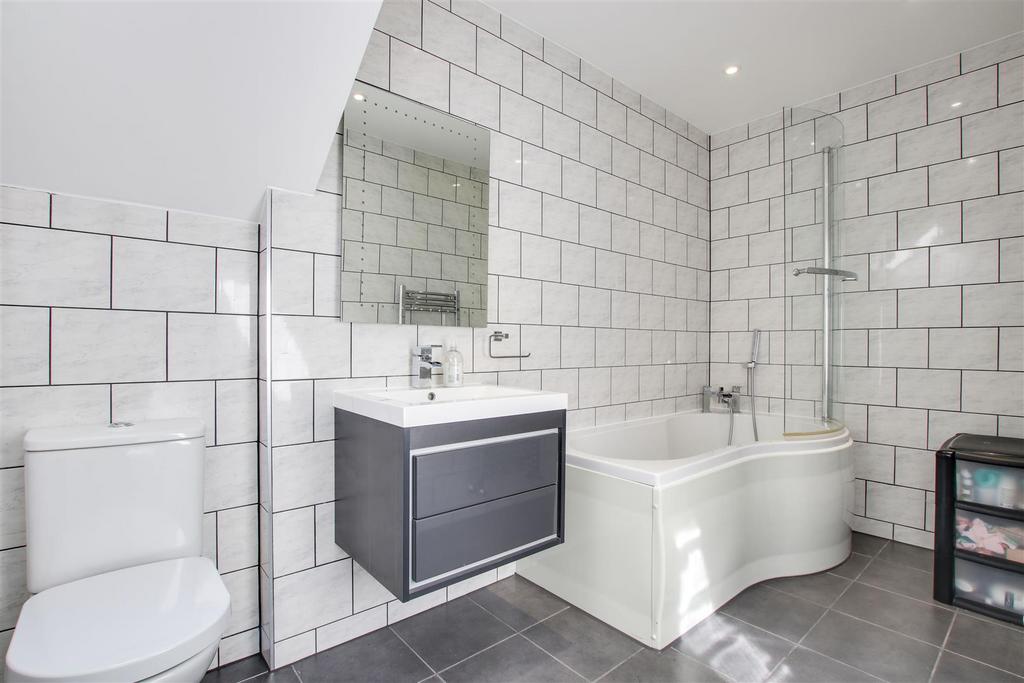 Blindmans Lane, Cheshunt 5 bed semidetached bungalow £700,000