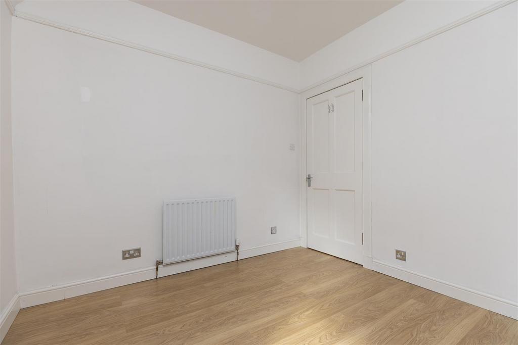 4 F8 A4750.jpg