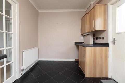 24 Banklands, Newburgh, Cupar, KY14 6DN