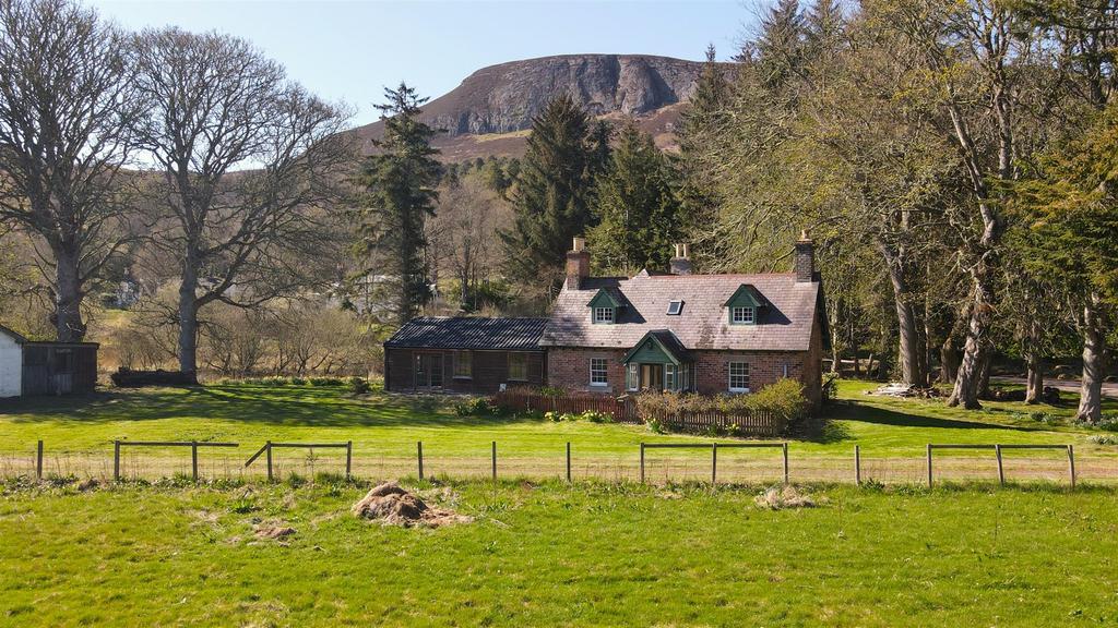 Keeper's Cottage Cambusmore, Dornoch Sutherland IV25 3JD 3 bed cottage