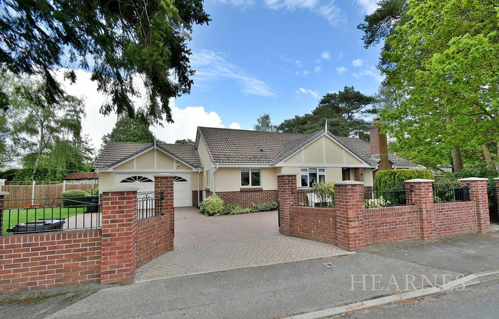Dorset Avenue, Ferndown, BH22 3 bed detached bungalow for sale £625,000