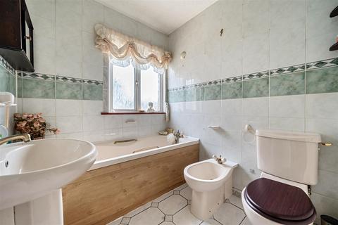 146 Hurst Grove, Bedford, MK40 4DS