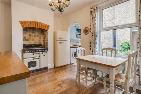 122 Revelstoke Road, London, SW18 5PB