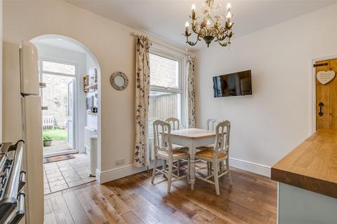 122 Revelstoke Road, London, SW18 5PB