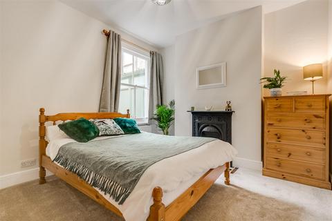 122 Revelstoke Road, London, SW18 5PB
