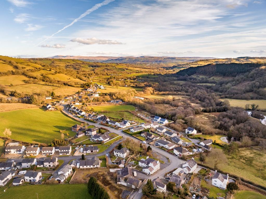 Talley, Llandeilo, SA19 4 bed detached house for sale £499,950