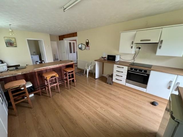 Large Kitchen/Breakfast Room