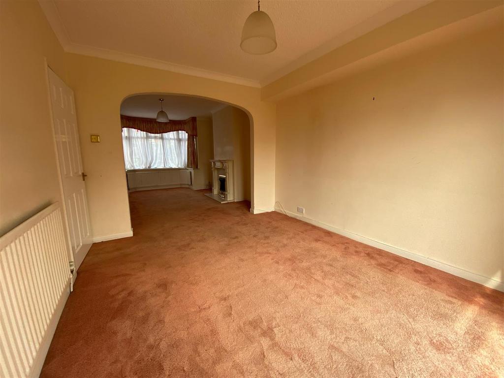 Manor Abbey Road, Halesowen, West Midlands 3 bed semidetached house for sale £365,000