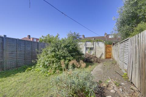 302 Manor Lane, London, SE12 0TF