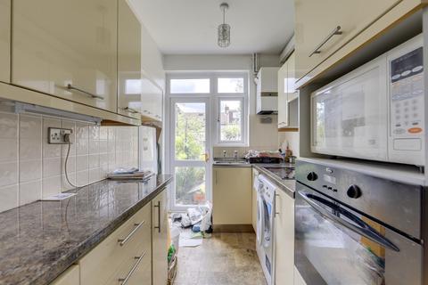 302 Manor Lane, London, SE12 0TF