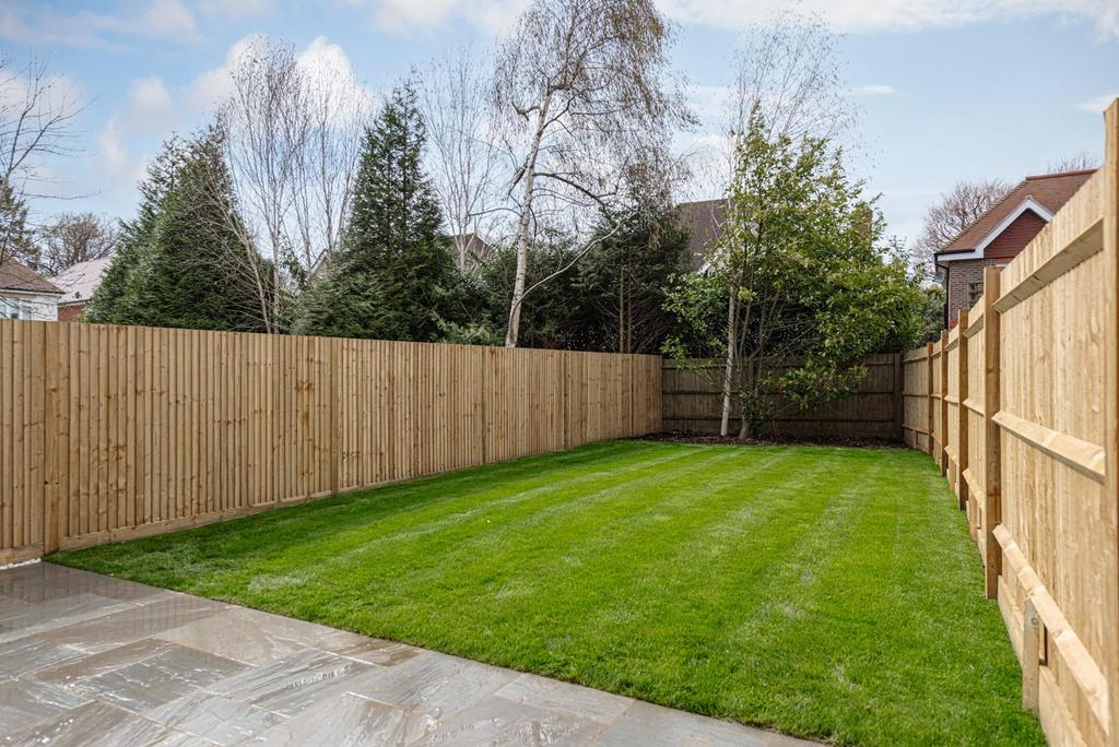 Brighton Road, Banstead 4 bed end of terrace house for sale £800,000