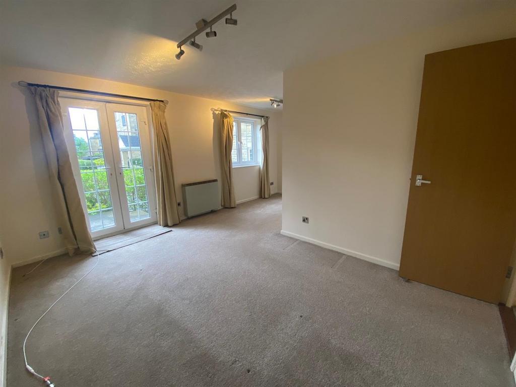 Greenhead Court, Mountjoy Road, Edgerton 2 bed apartment £650 pcm (£