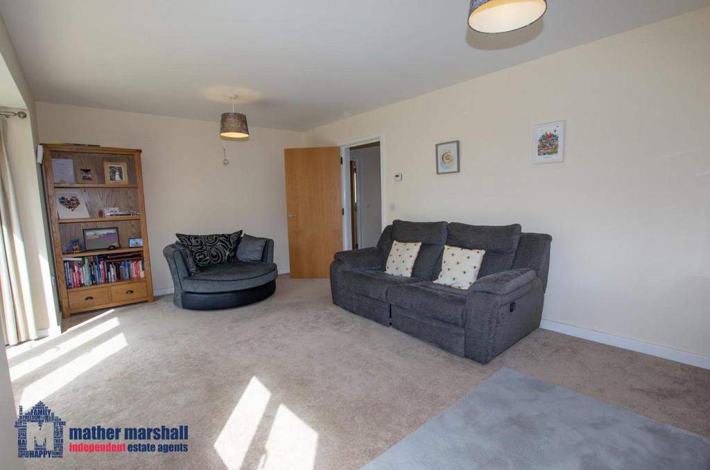 Drury Lane, Stevenage 3 bed semidetached house for sale £425,000