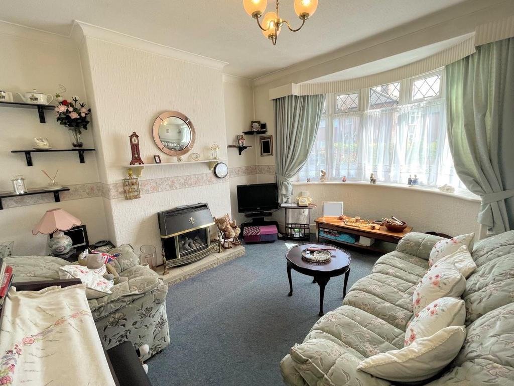 Kensington Gardens, Darlington 2 bed semidetached house for sale £75,000