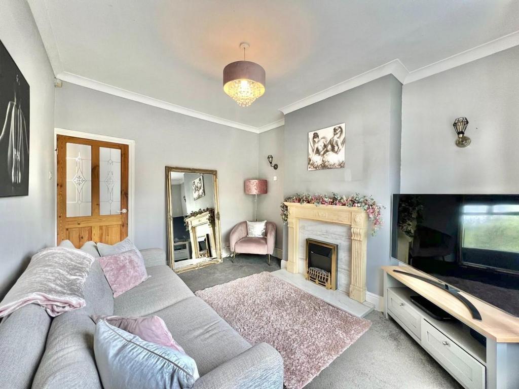 Station Road, Darton, Barnsley 2 bed terraced house £120,000