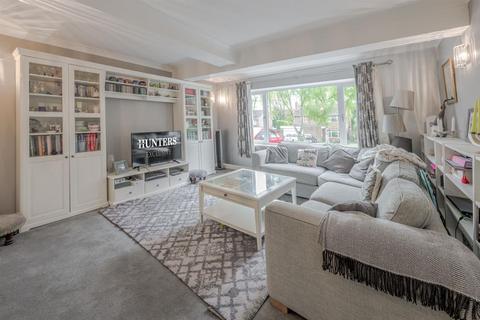 16 Appleton Avenue, Stourbridge, DY8 2JZ