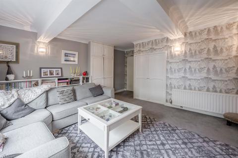 16 Appleton Avenue, Stourbridge, DY8 2JZ