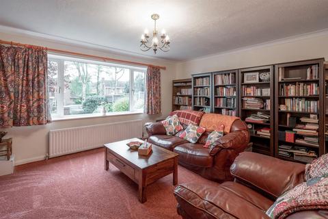 16 Appleton Avenue, Stourbridge, DY8 2JZ