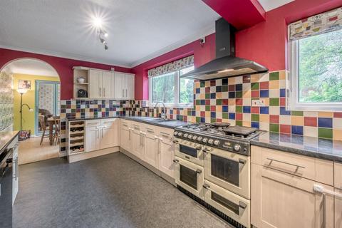 16 Appleton Avenue, Stourbridge, DY8 2JZ