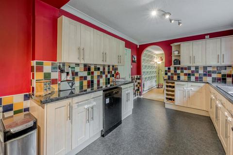 16 Appleton Avenue, Stourbridge, DY8 2JZ