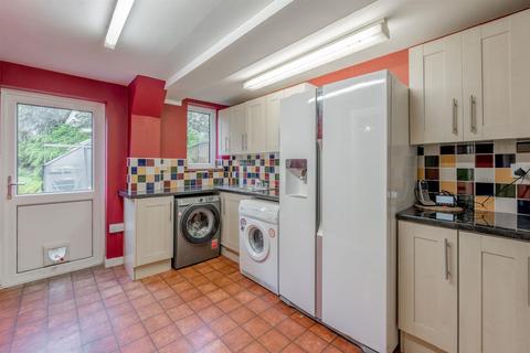 16 Appleton Avenue, Stourbridge, DY8 2JZ