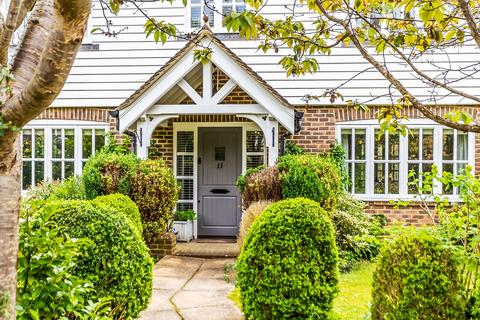 11 Goodwin Close, Edenbridge, TN8 5PZ