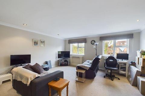 2 bedroom flat for sale, Carlisle Court, Southampton SO16