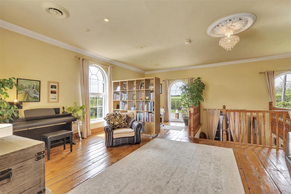 Montford Bridge, Shrewsbury 4 bed detached house for sale £620,000