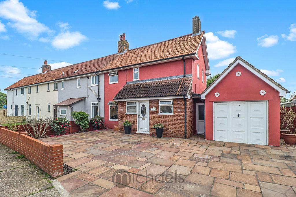 Collingwood Road, Lexden, Colchester... 3 bed end of terrace house £