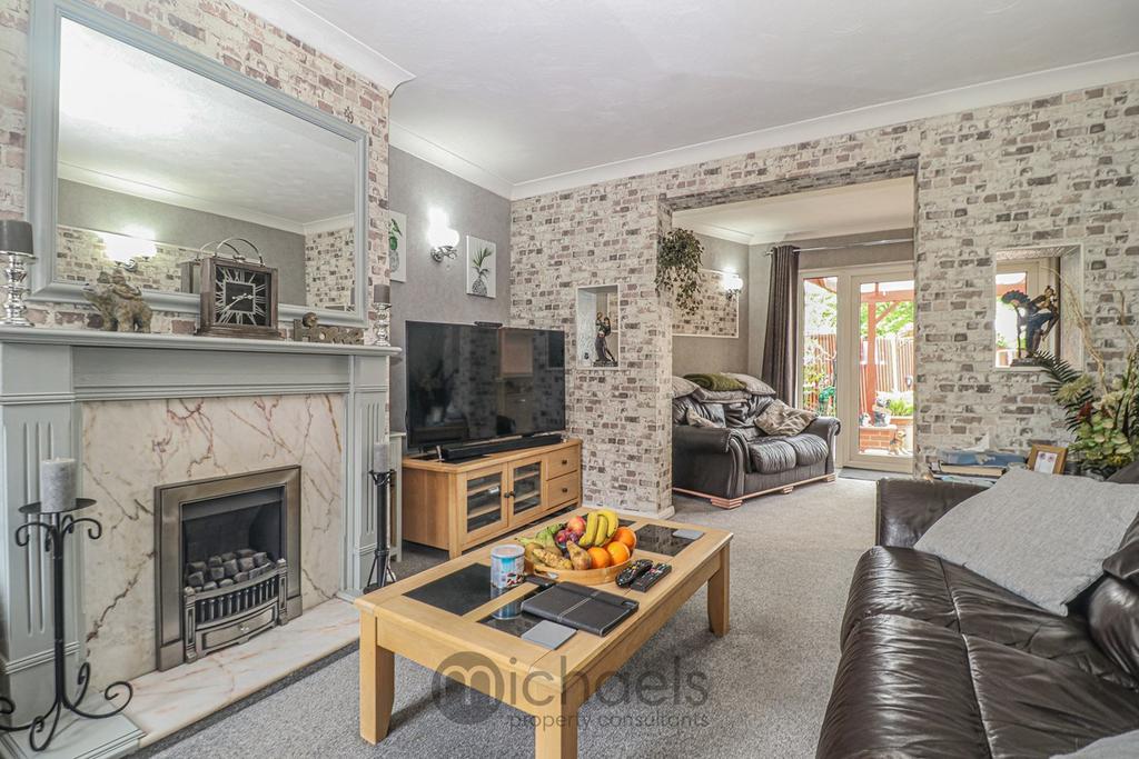 Collingwood Road, Lexden, Colchester... 3 bed end of terrace house £