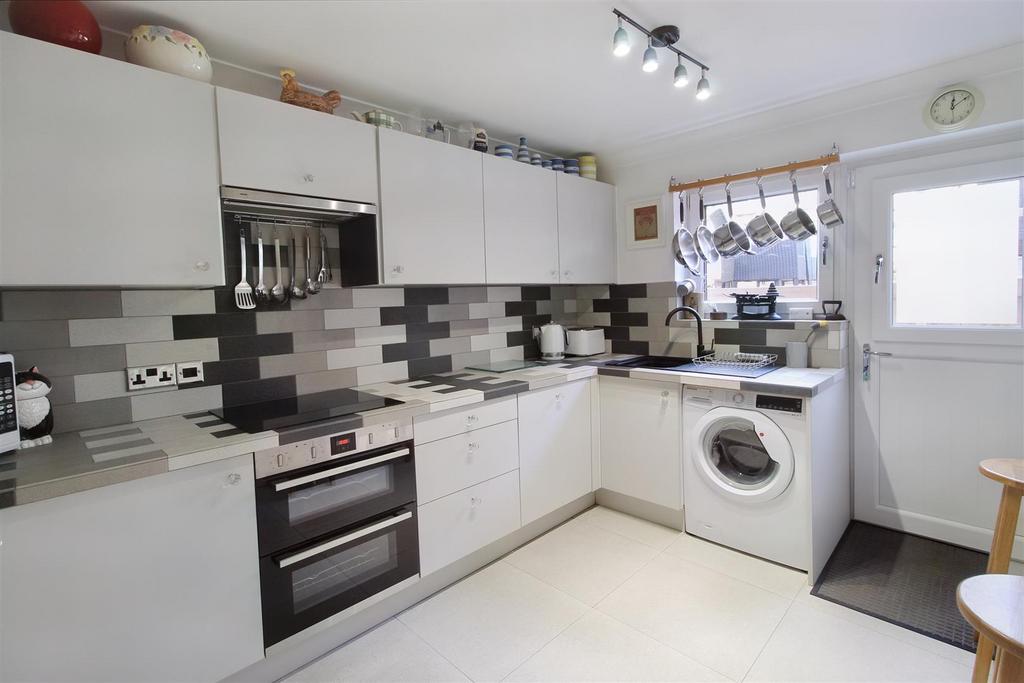 Grove Street, Worsbrough, Barnsley S70 4SN 3 bed detached house for