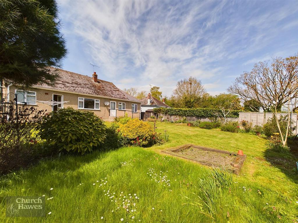 Basin Road, Heybridge Basin, Maldon 3 bed detached bungalow £325,000