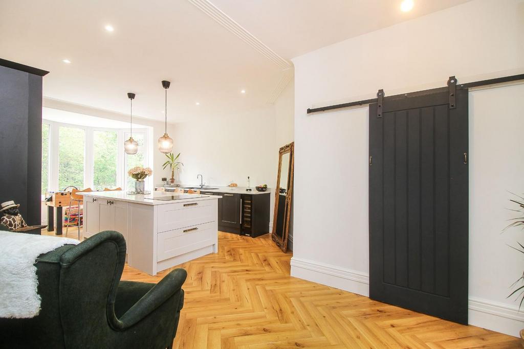 High View, Wallsend 5 bed semidetached house £420,000