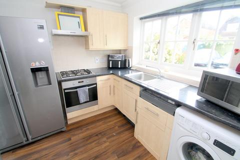 3 bedroom semi-detached house for sale - Priory Gardens, Ashford, TW15