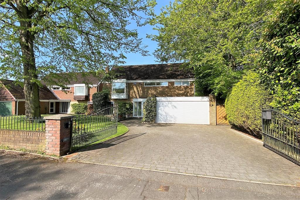 Redlake Drive, Pedmore, Stourbridge, DY9 4 bed detached house for sale