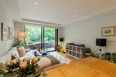 2 bedroom apartment to rent, Knaresborough Drive, Southfields, SW18